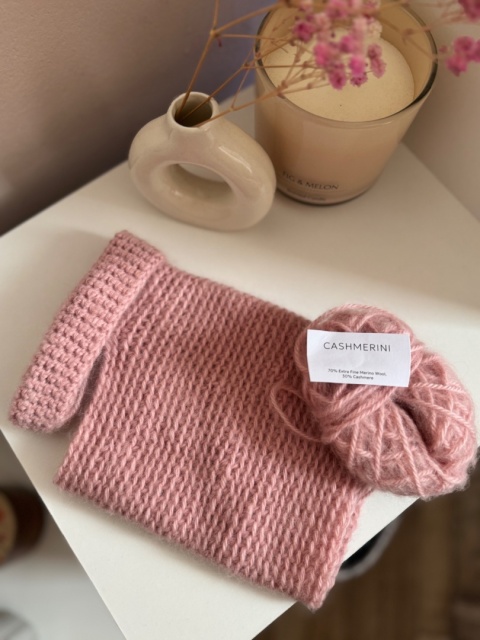 Sweterek PERŁOWY RÓŻ 70% merino 30% kaszmir